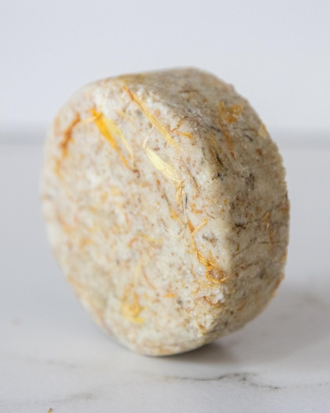 SHAMPOO SÓLIDO CALMANTE DE CALÉNDULA